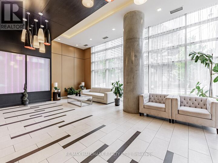 Property Photo:  58 Orchard View Boulevard 1702  ON M4R 1B9 