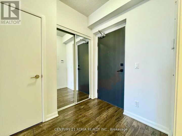 Property Photo: 435 Richmond Street West 712 ON M5V 0N3