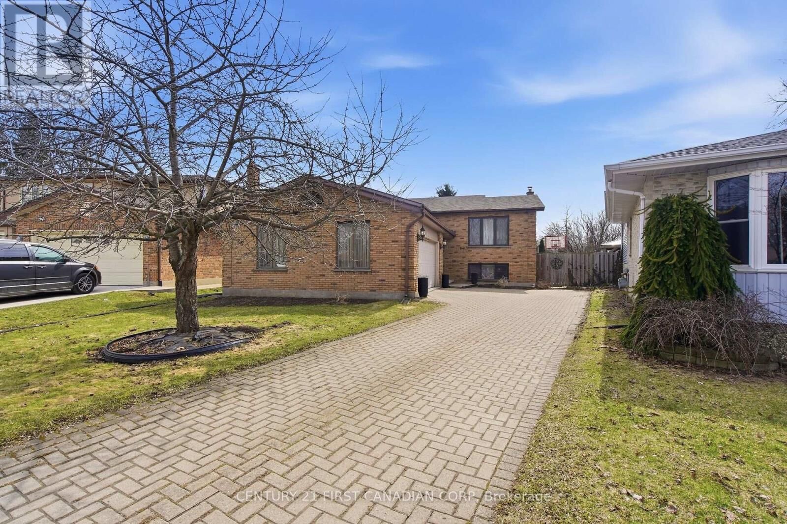 Property Photo:  87 Grieve Place  ON N6E 3C9 