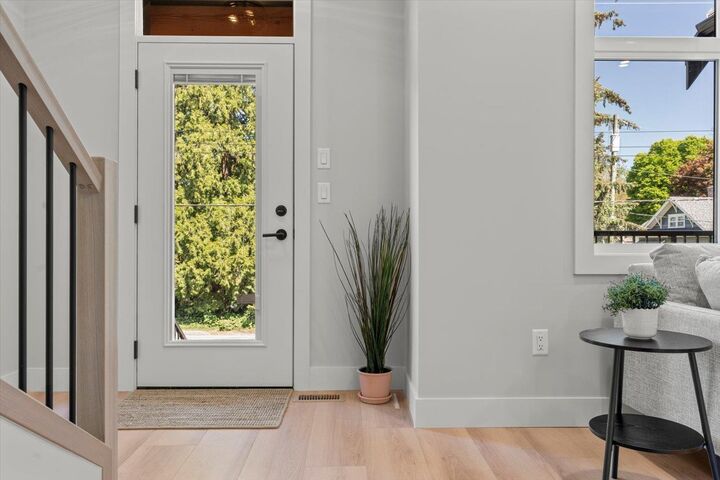 Property Photo: 46106 Riverside Drive 2 BC V2P 3K9