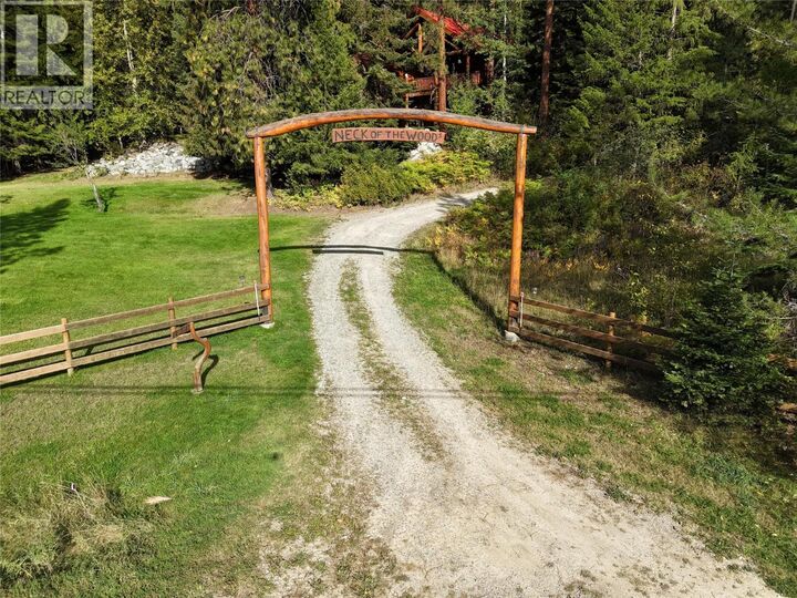 Photo de la propriété:  324 Arrow Creek E Road  BC V0B 1G9 