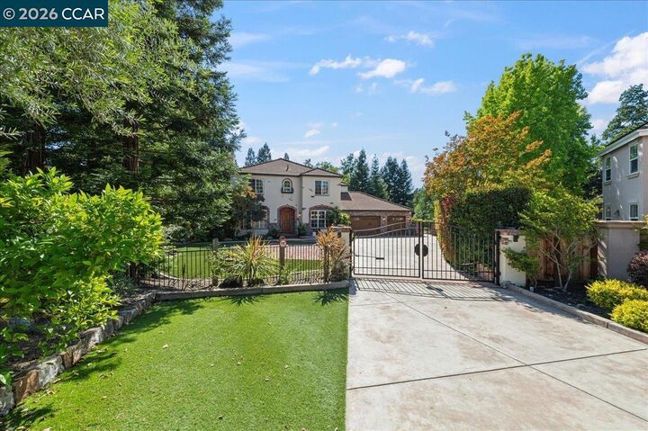 Property Photo:  4 Wing Set Pl  CA 94507 