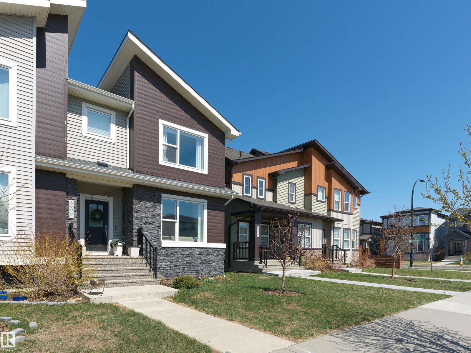Property Photo:  3608 8 Avenue SW  AB T6X 2G6 