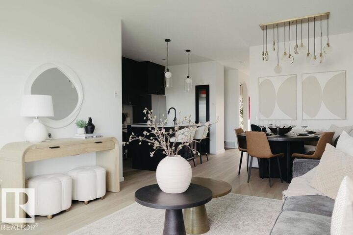 Property Photo:  284 Chappelle Drive SW  AB T6W 2Z2 