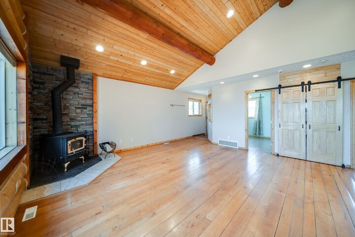 Photo de la propriété:  436 Lakeview Drive  AB T0E 1V0 