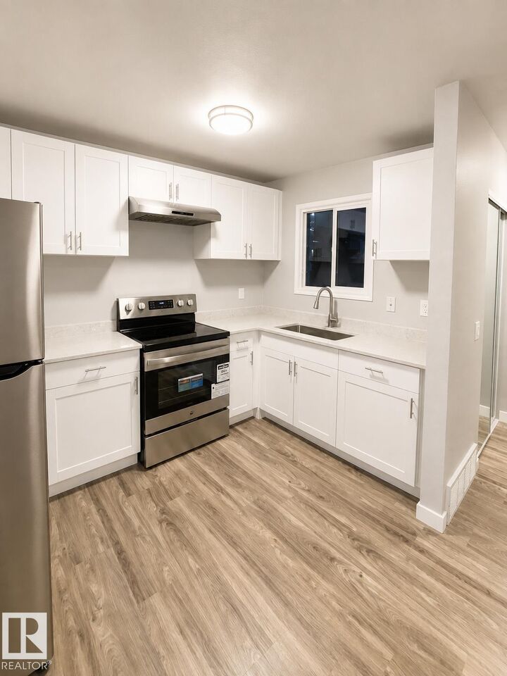 Property Photo:  14075 30 Street NW  AB T5Y 1R5 