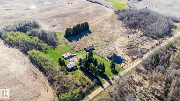 Property Photo:  58309 Rge Road 244  AB T0G 1L0 