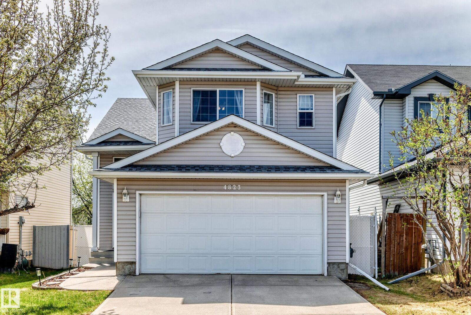 Property Photo:  4823 147 Avenue NW  AB T5Y 2X2 