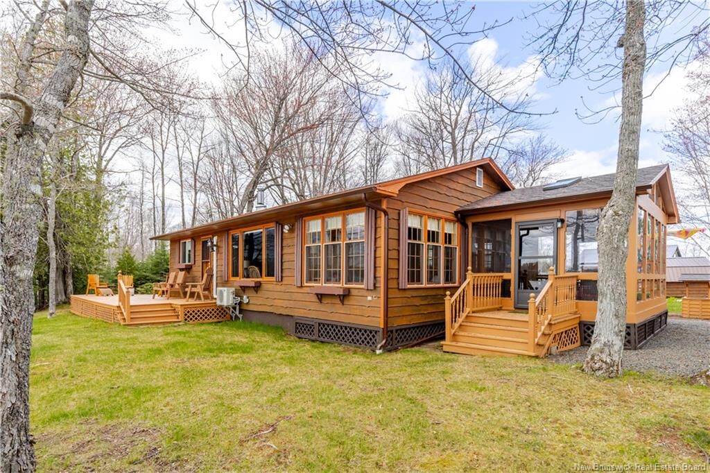 Photo de la propriété:  18 Lakeside Crescent  NB E6K 3H9 