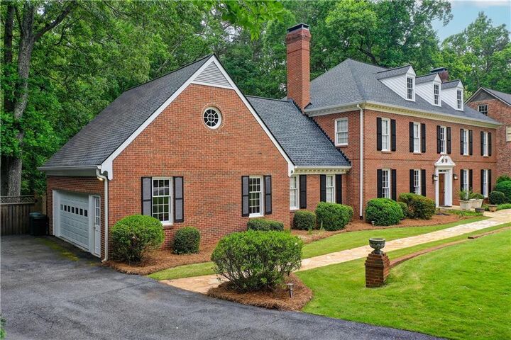 Property Photo:  625 River Chase Point  GA 30328 