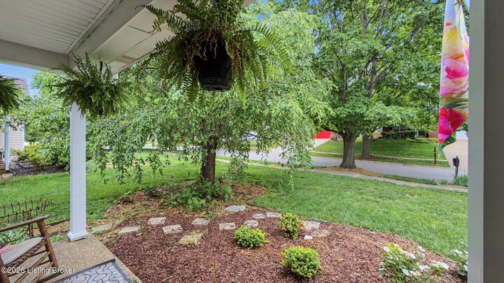 Property Photo:  4908 Oakbrook Dr  KY 40245 
