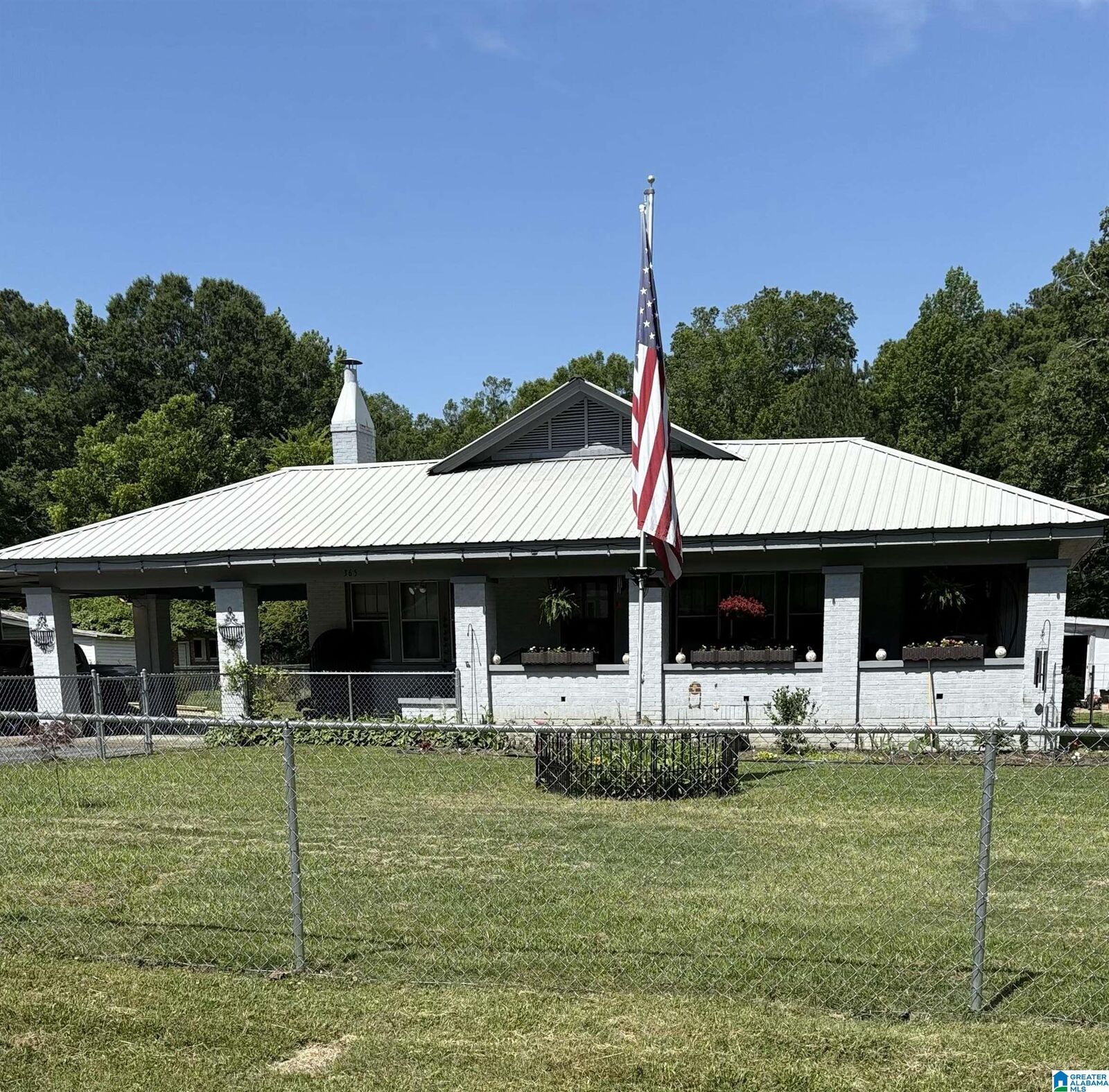 Property Photo:  365 N River Street  AL 35960 