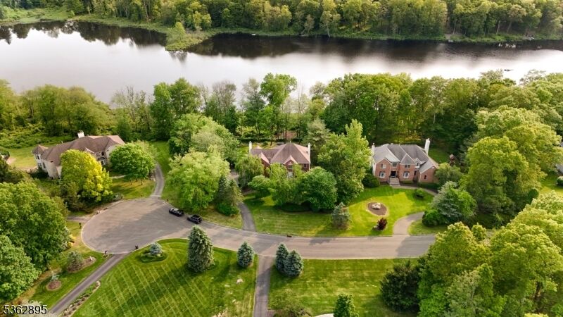 Property Photo:  20 Crestview Ln  NJ 07871 