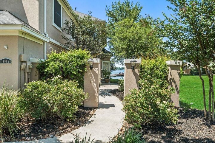 Property Photo: 1607 Schooner Point TX 77318