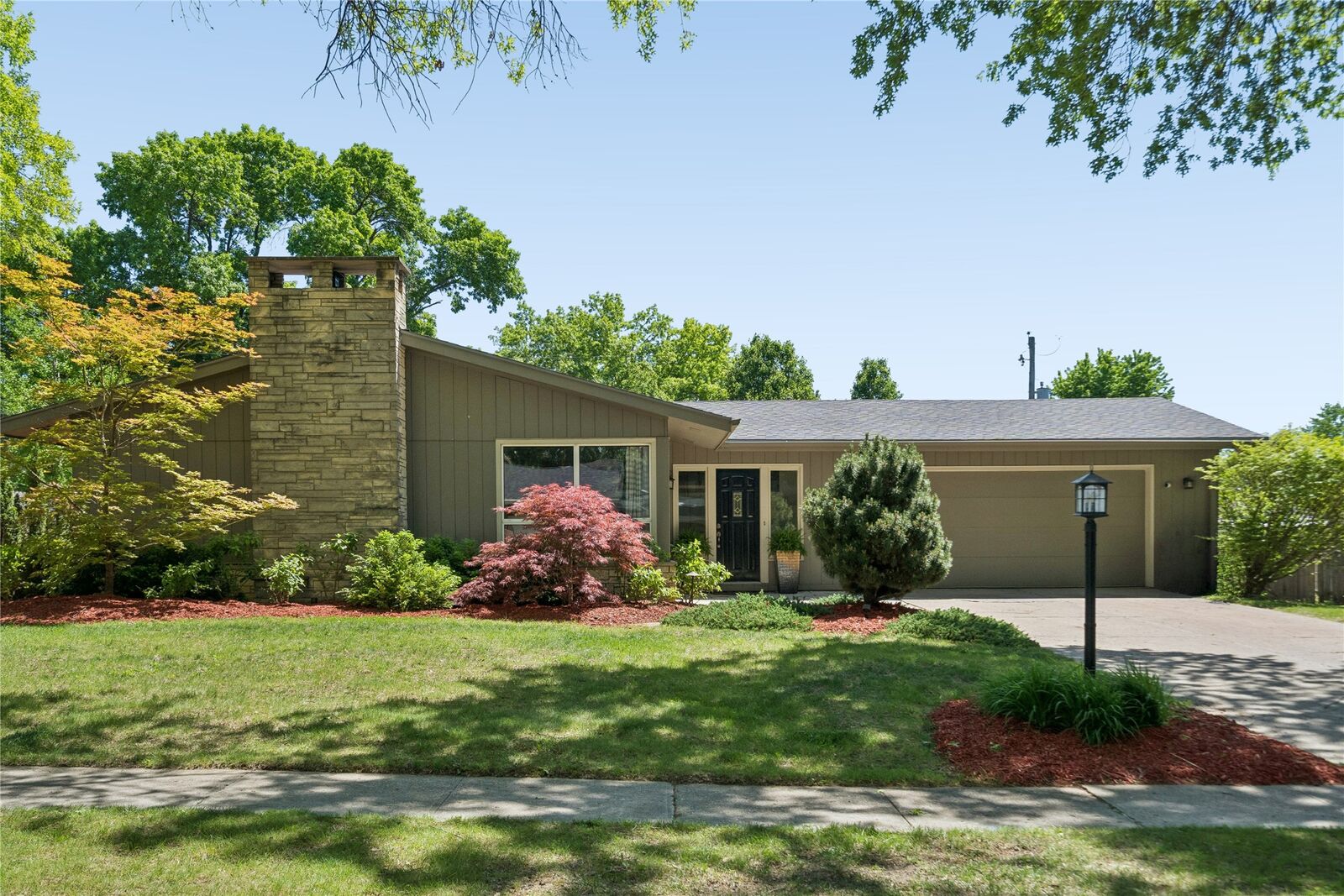 Property Photo:  7204 Jefferson Avenue  IA 50324 