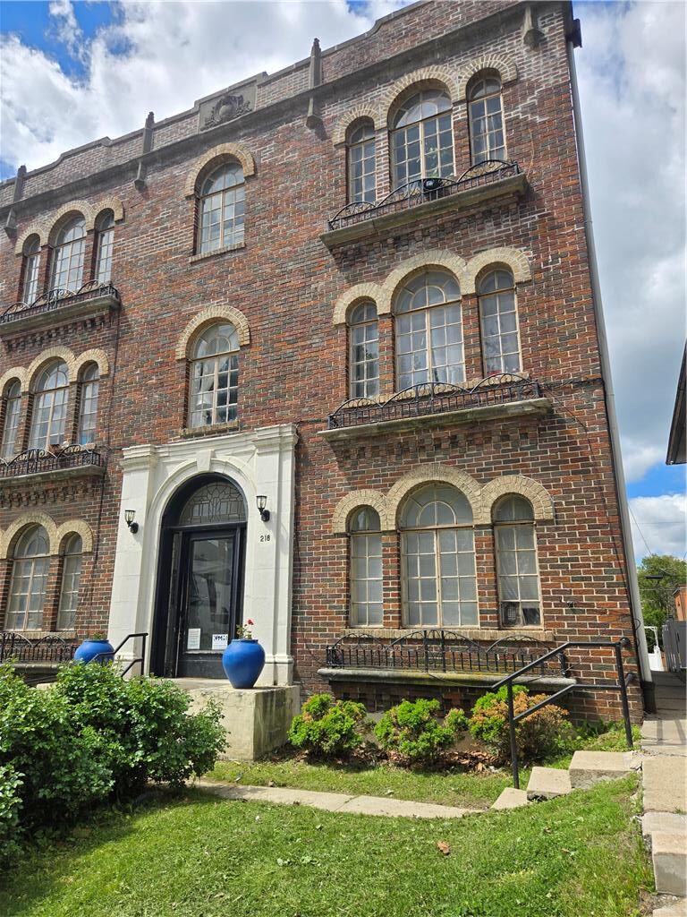 Property Photo:  218 S 15th Street 11  PA 18102 
