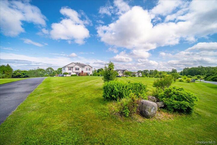Property Photo:  5 Sunrise Drive  NY 12547 