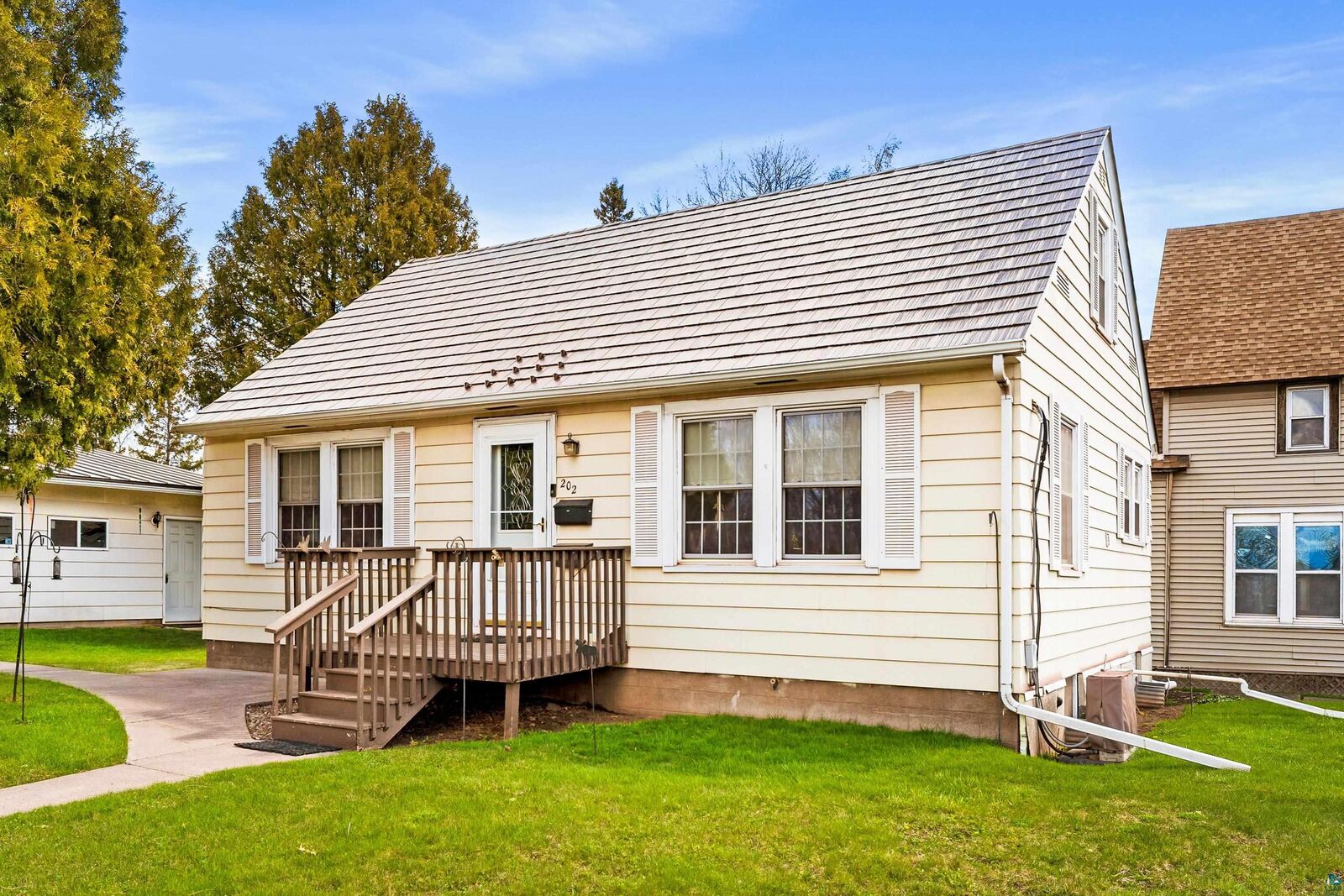 Property Photo:  202 8th St  MN 55616 