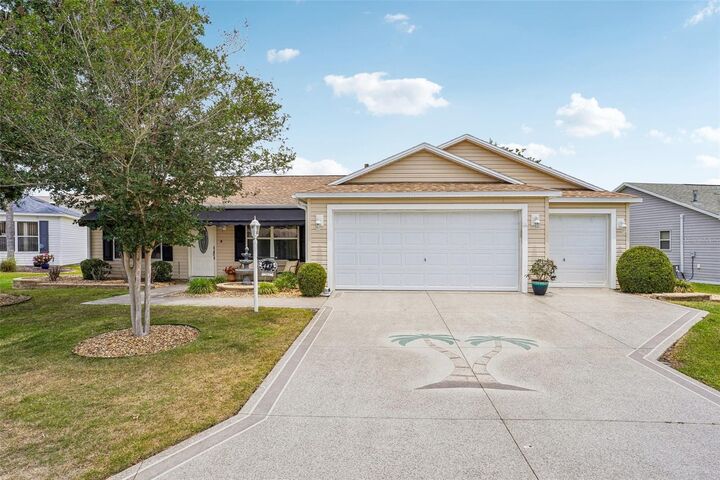 Property Photo:  447 Foster Place  FL 32162 
