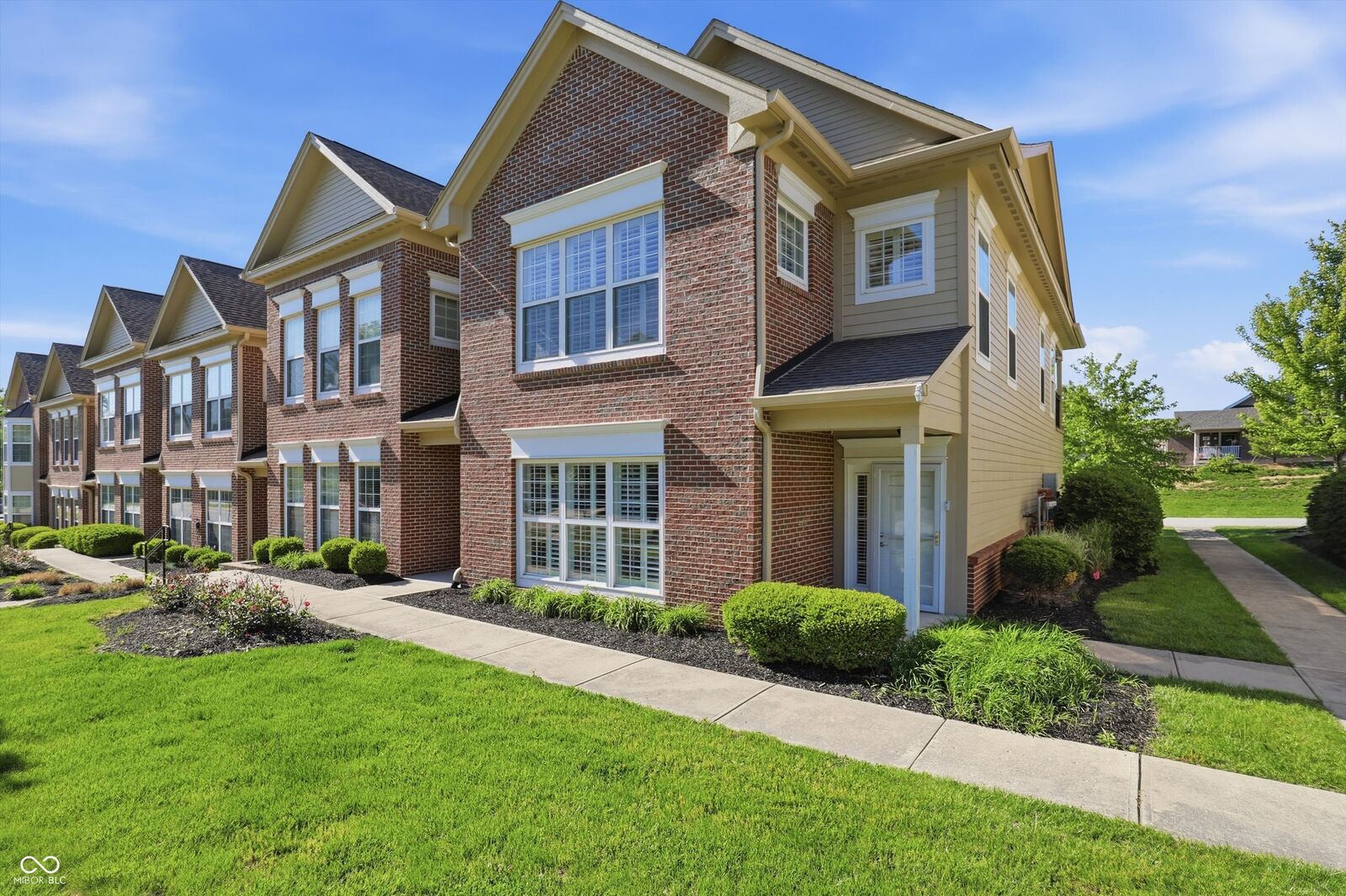 Property Photo:  1626 Lacebark Drive Unit F  IN 46143 