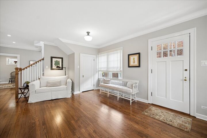 Property Photo: 2311 Ridgeway Avenue IL 60201