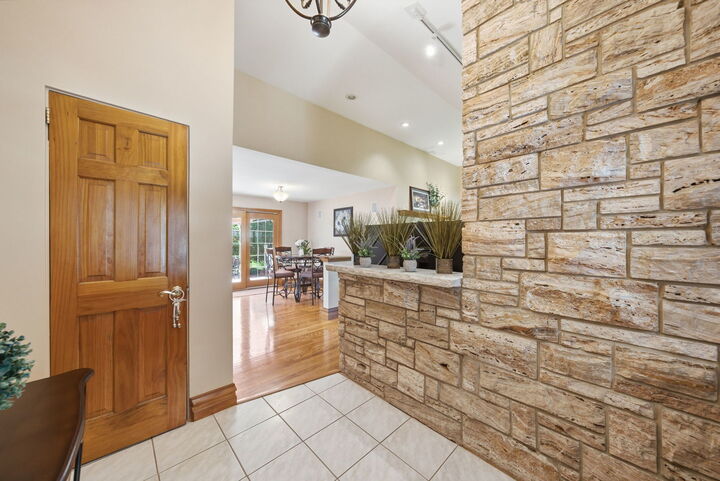 Property Photo:  20W545 Moreland Avenue  IL 60101 