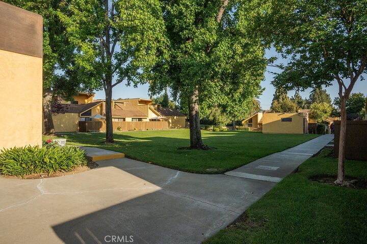 Property Photo:  435 W 9th D5  CA 91786 