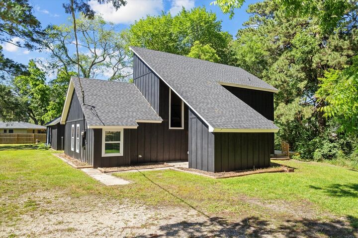 Property Photo:  2105 Paul Avenue  TX 75901 