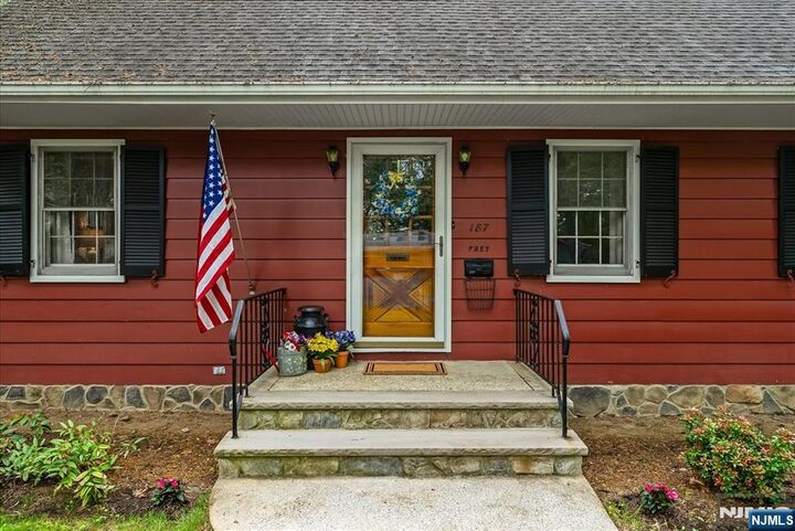 Property Photo:  187 Henry Place  NJ 07481 
