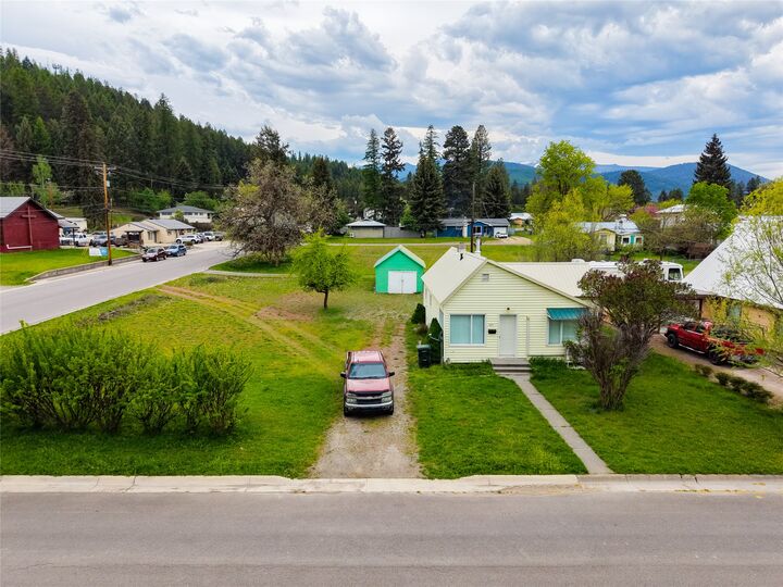 Property Photo:  1420 Montana Avenue  MT 59923 