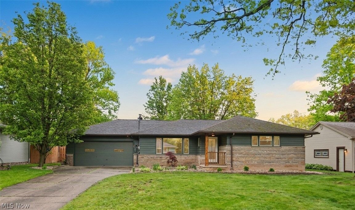 Property Photo:  1619 N Carnegie Avenue  OH 44446 