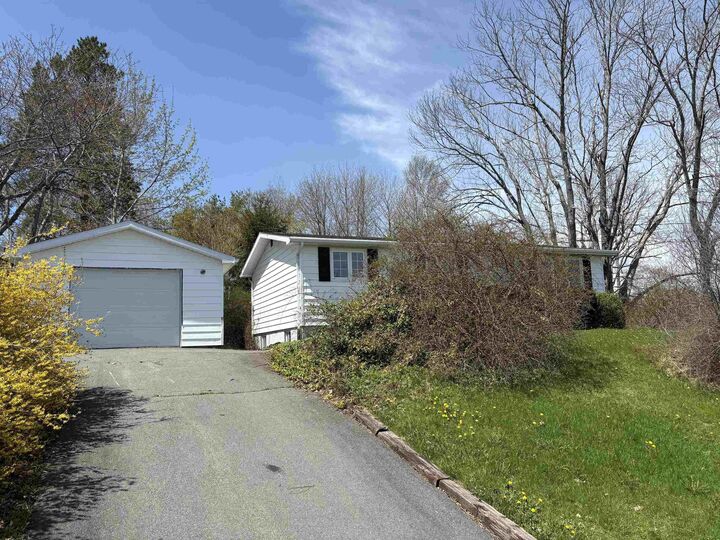 Property Photo:  2 Wildwood Boulevard  NS B2W 2L8 