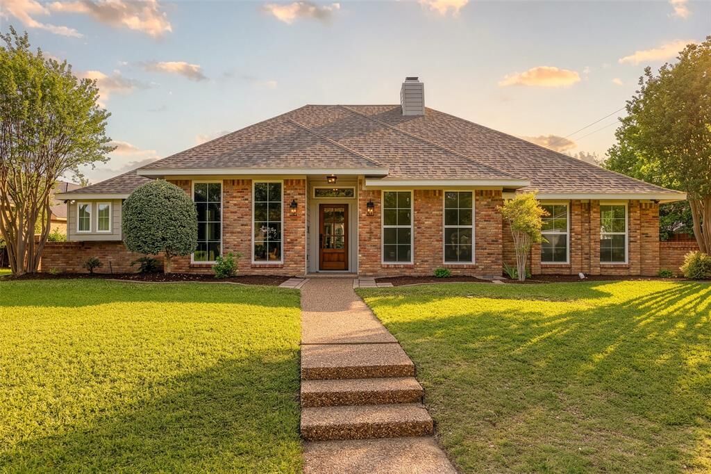 Property Photo:  3628 Leathertop Drive  TX 75075 