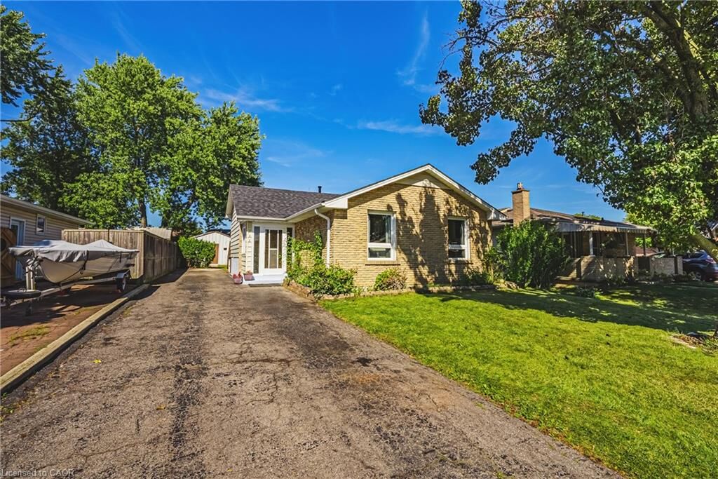 Property Photo:  235 Larch Street  ON L8T 4P5 