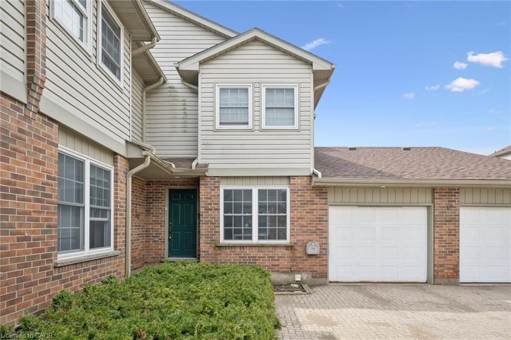 Property Photo:  250 Keats Way 24  ON N2L 6J5 