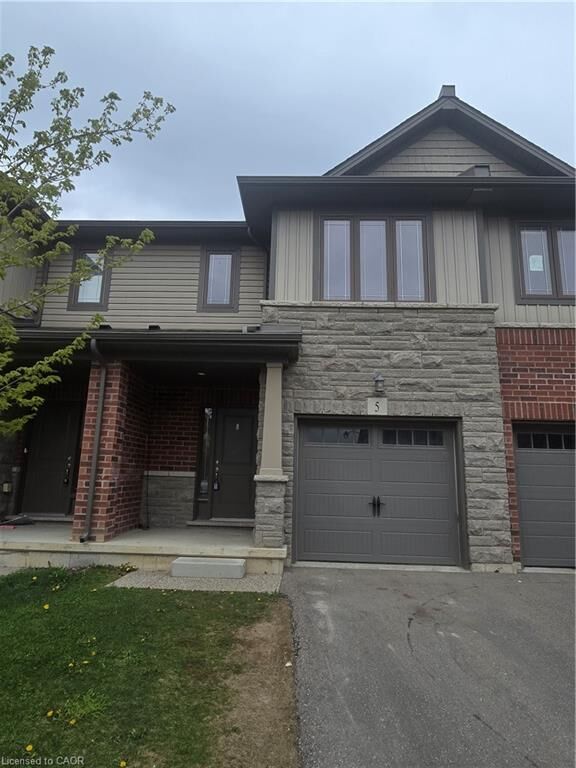 Property Photo:  77 Diana Avenue 5  ON N3T 0R6 