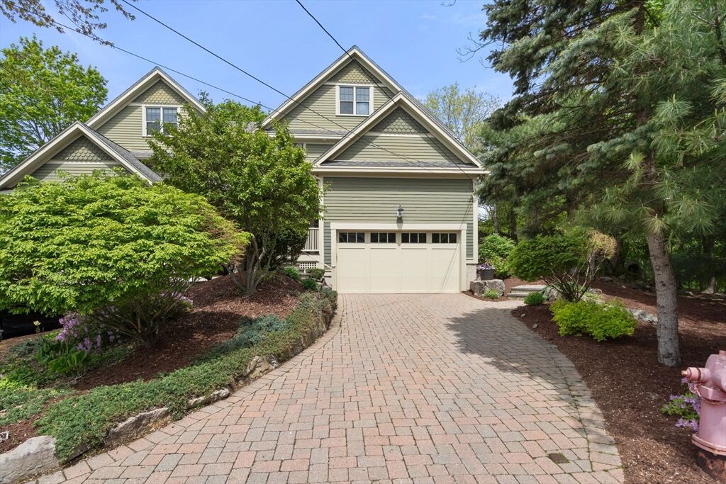 Property Photo:  113 Carlisle St 113  MA 02459 