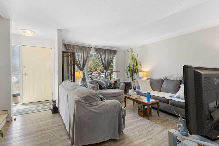 Property Photo:  252 Templeview Way NE  AB T1Y 3Y9 