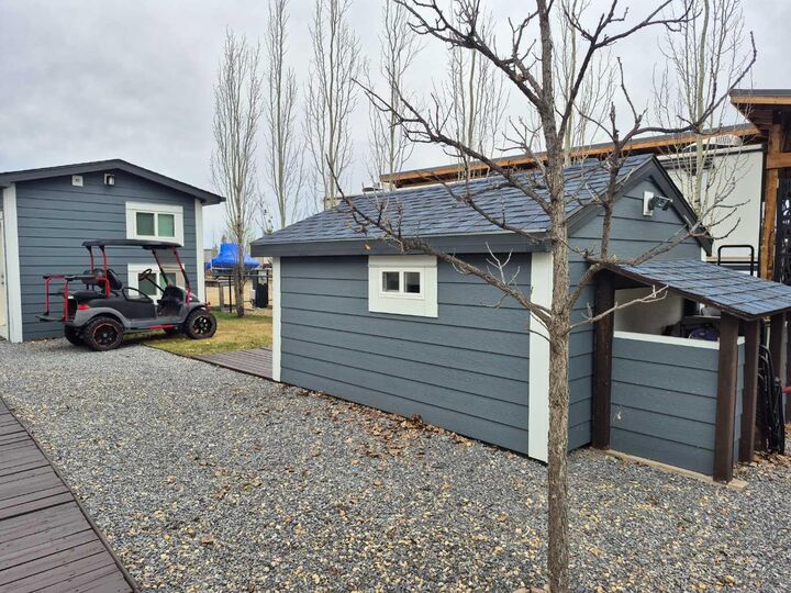 Property Photo:  10046 Township Road 422 179A  AB T4J 1V9 