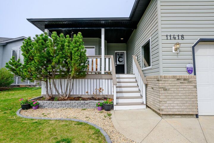Property Photo:  11418 89B Street  AB T8X 1T9 