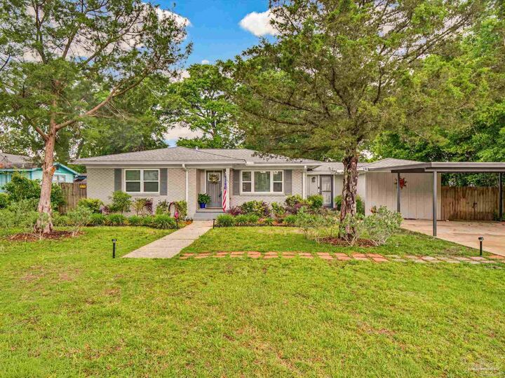Property Photo:  1660 E Cross St  FL 32503 