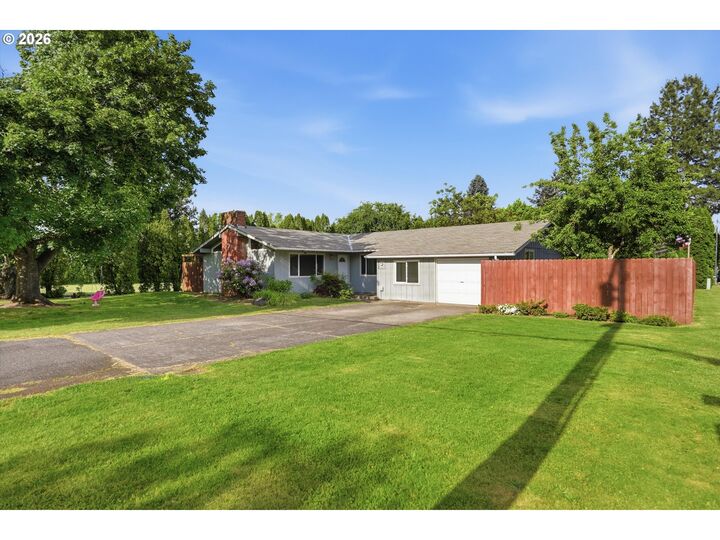 Property Photo: 1422 SW Hensley Rd OR 97060
