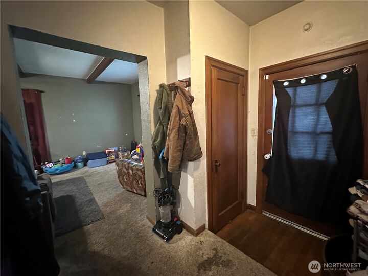 Property Photo:  216  127th Street E  WA 98445 