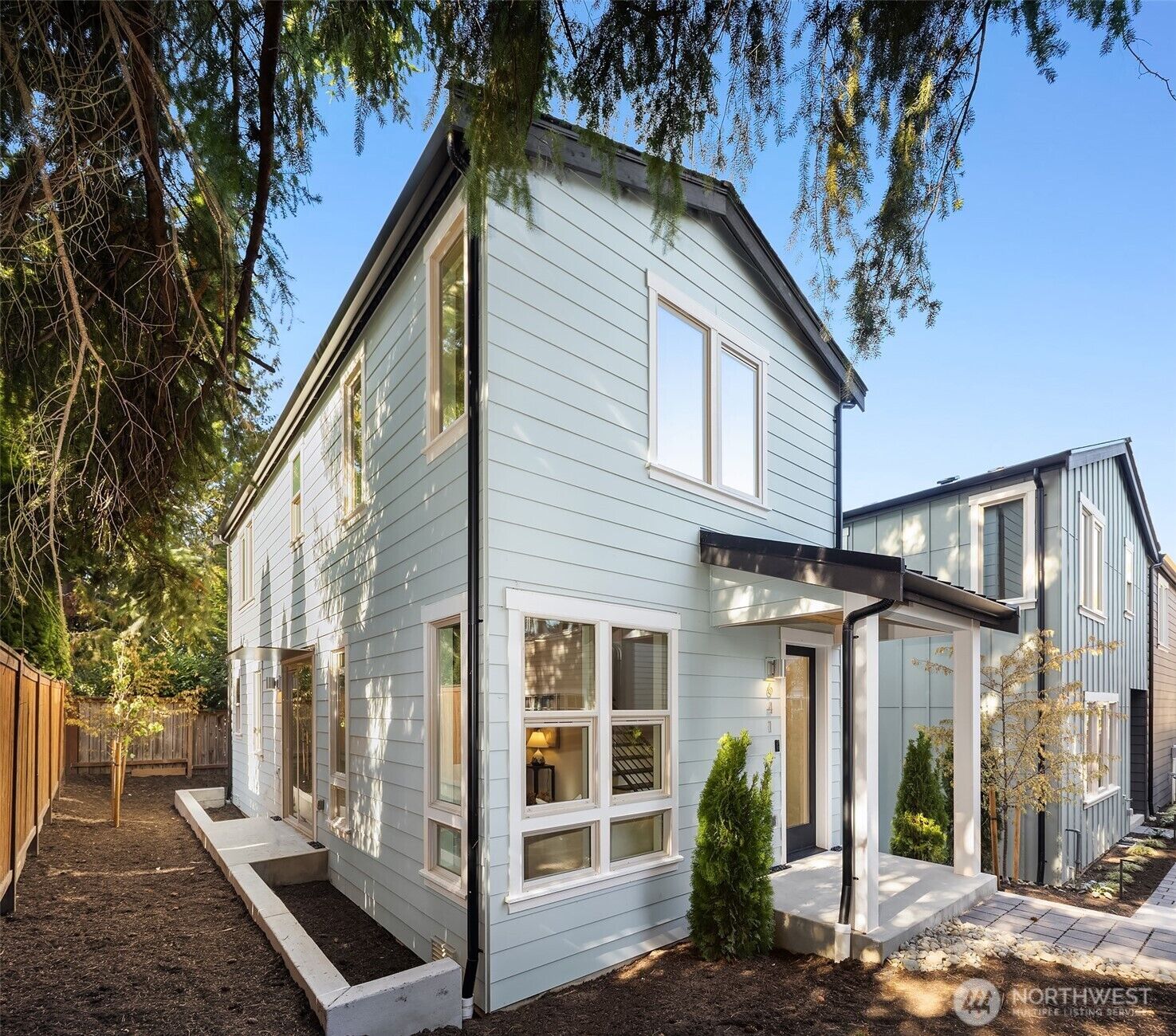 Property Photo: 641 18th Avenue W WA 98033