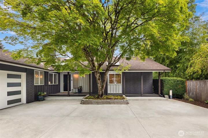 Property Photo:  2119  182nd Avenue NE  WA 98052 