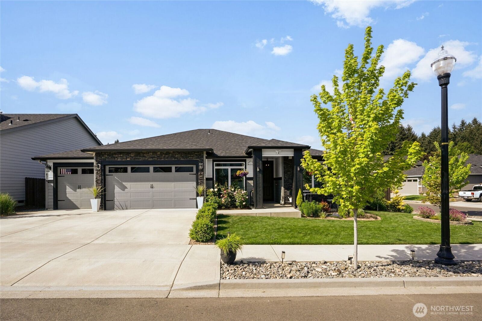 Property Photo:  6318 NE 126th St  WA 98686 
