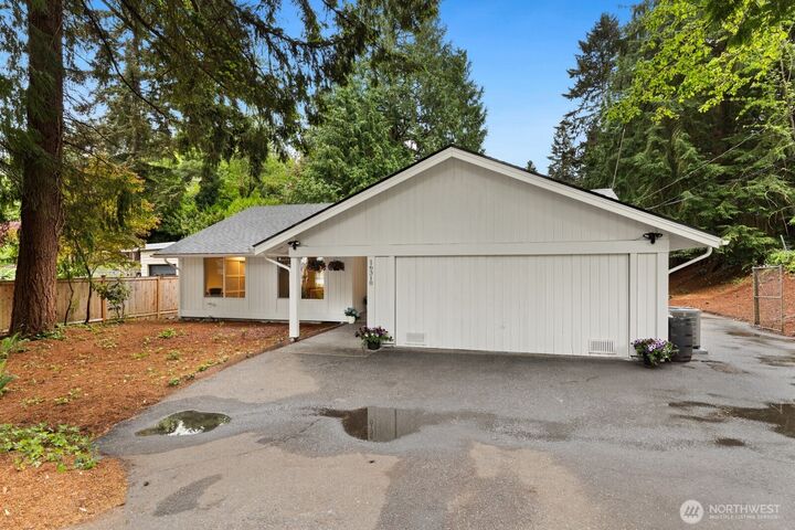 Property Photo: 16310 Fremont Place N WA 98133