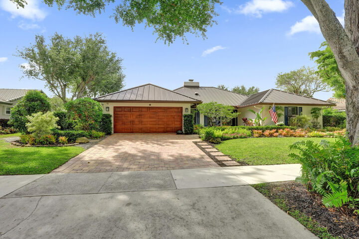 Property Photo: 3484 Pine Haven Circle FL 33431