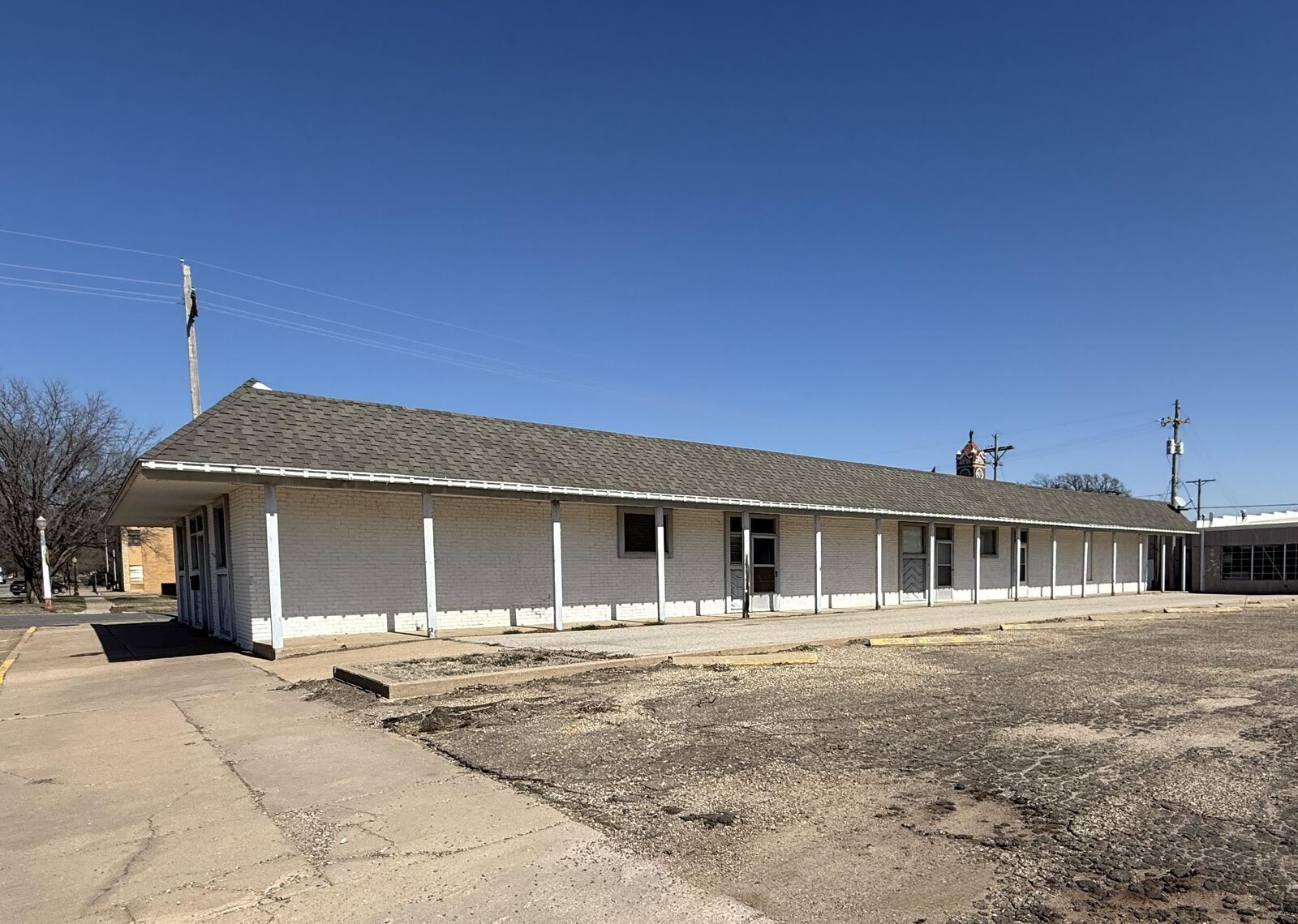 Property Photo: 123 N Bluff KS 67002