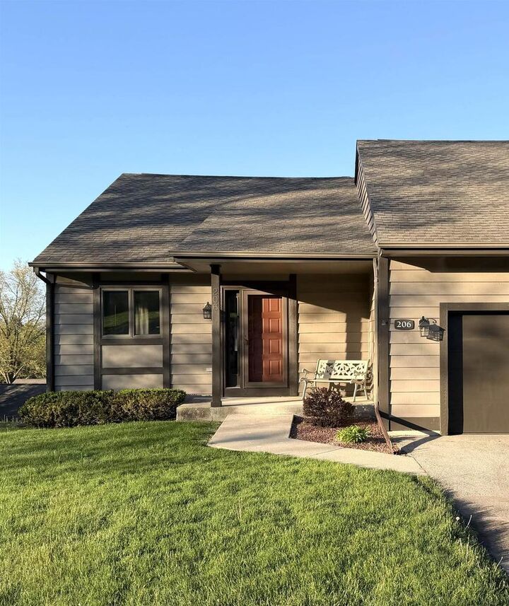 Property Photo:  206 Shady Oak Court  WI 53548 